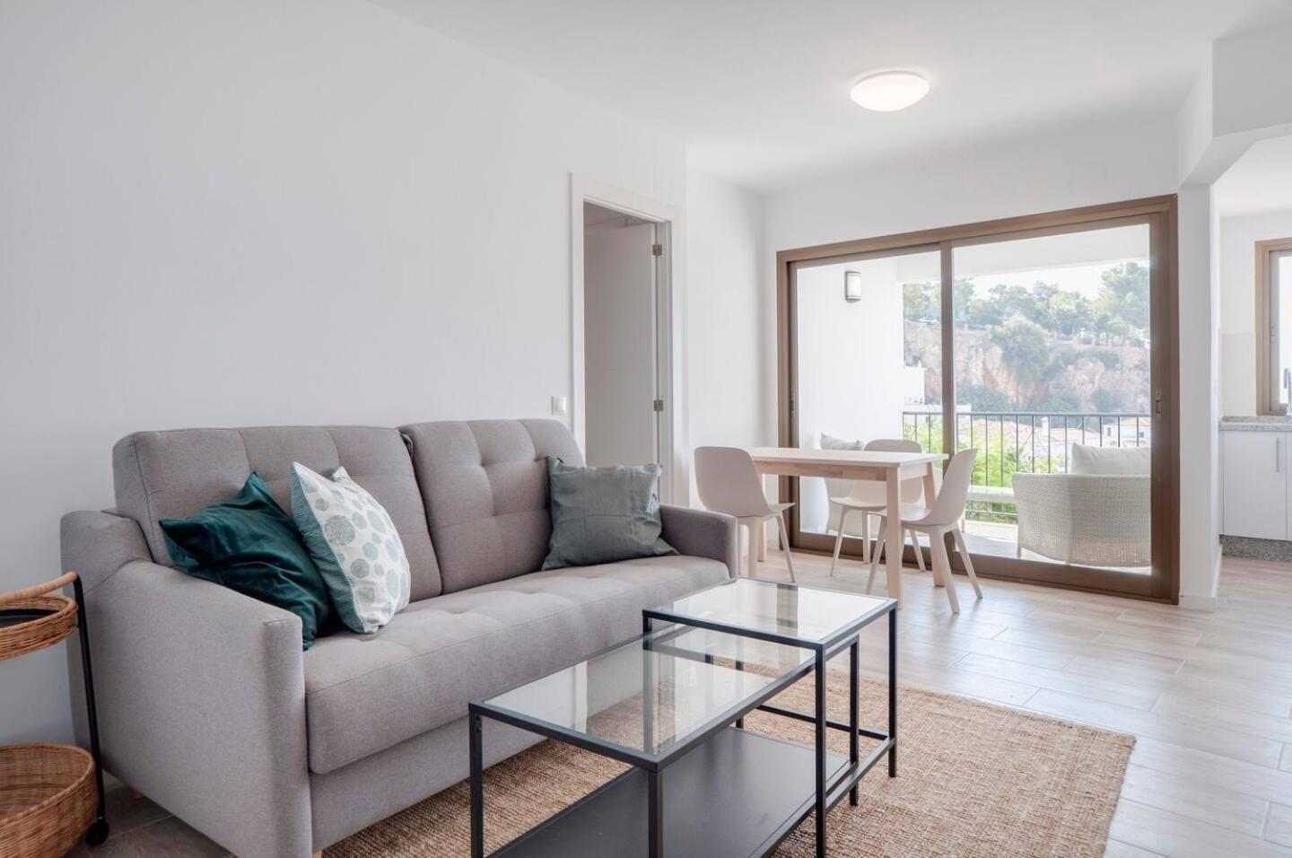 New With Stunning Views Apartment *